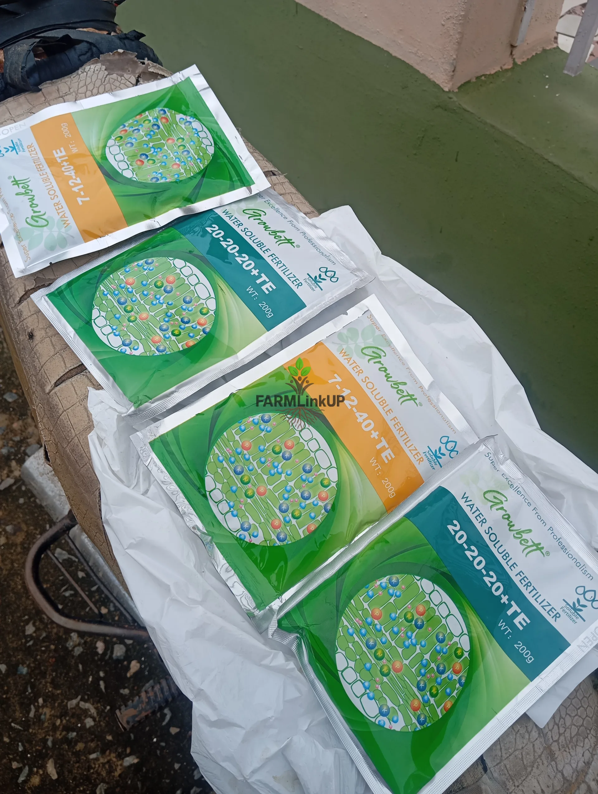 Growbett 20-20-20 & 7-12-40 fertilizer 